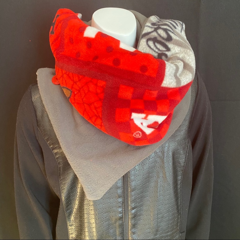 Reversible Handmade Scarf - Picture 4 of 8